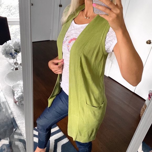 🌳 WALLIS GRASS GREEN KNIT VEST! - Picture 2 of 8